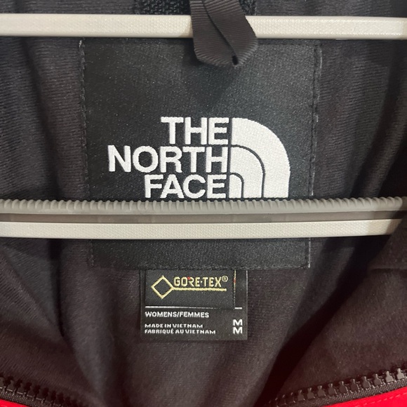 The North Face Bold Red and Black Snow Jacket - Picture 2 of 5